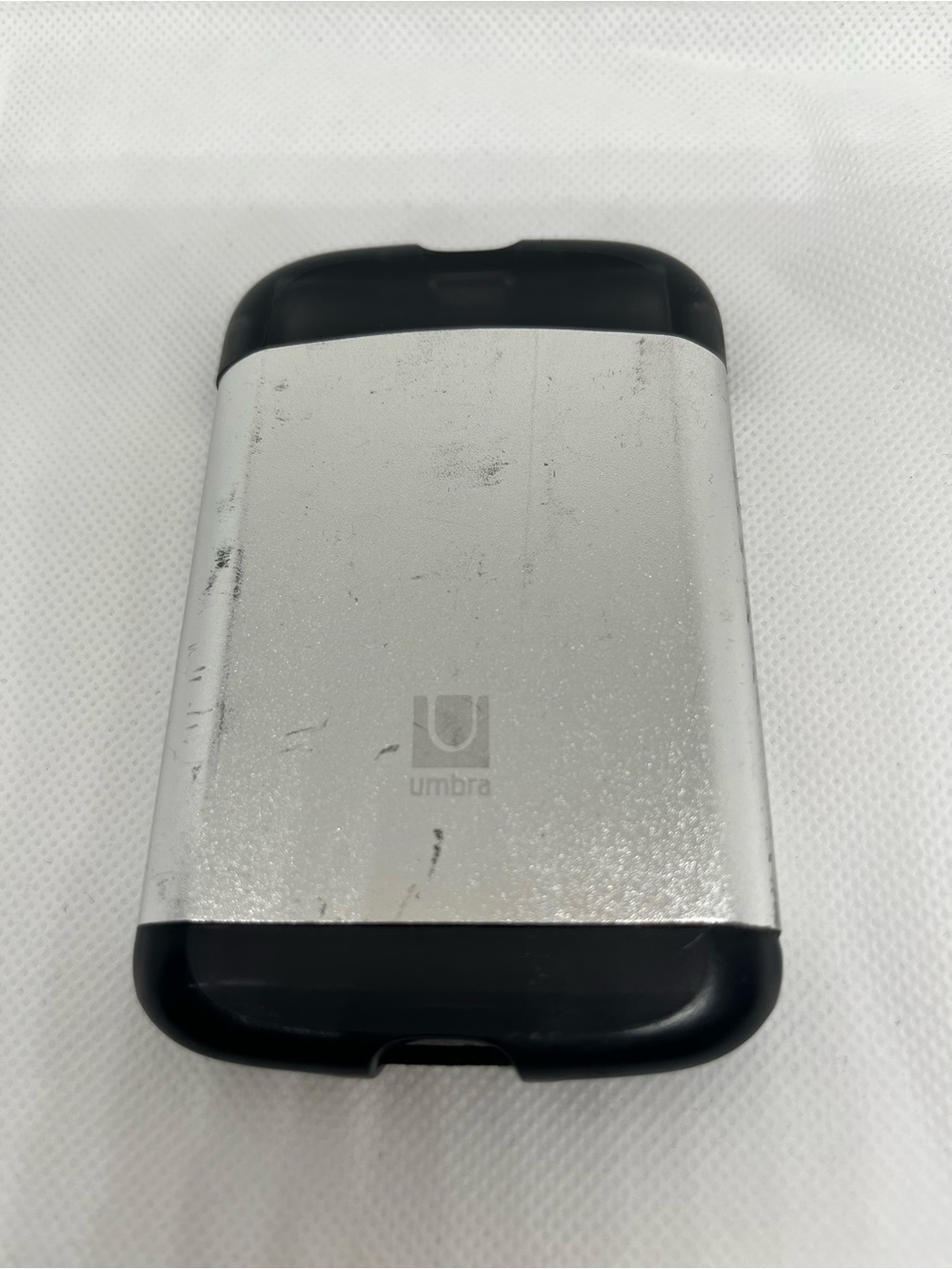 Umbra Bungee VTG Silver and Black Discontinued Card Case